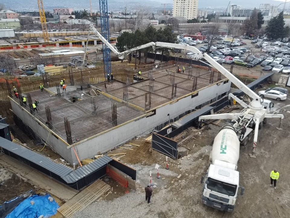 0 სართულის იატაკის ფილის ჩასხმა