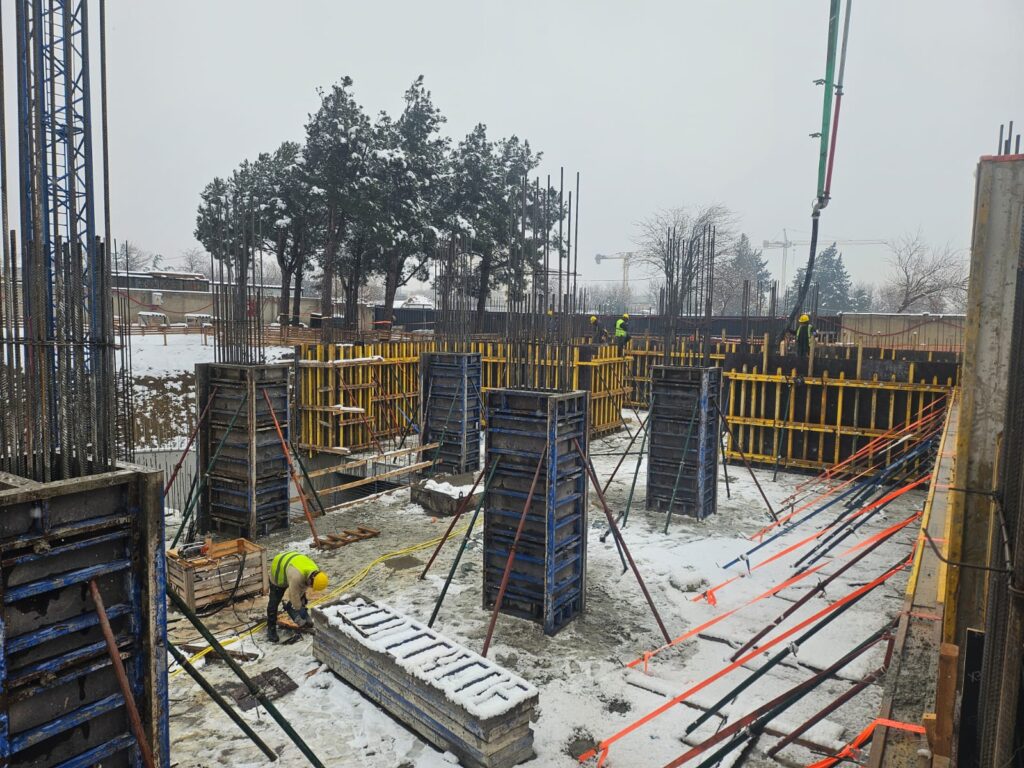 -1 პარკინგის სართულის კედლების მოწყობა